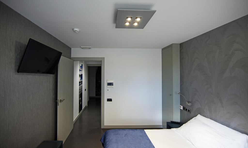 Hostal Averroes Бургос Экстерьер фото