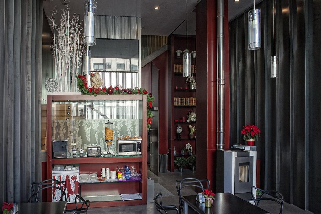 Hostal Averroes Бургос Экстерьер фото